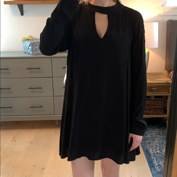 Black Long Sleeved NWT Tobi Dress in Large - Picture 1 of 5